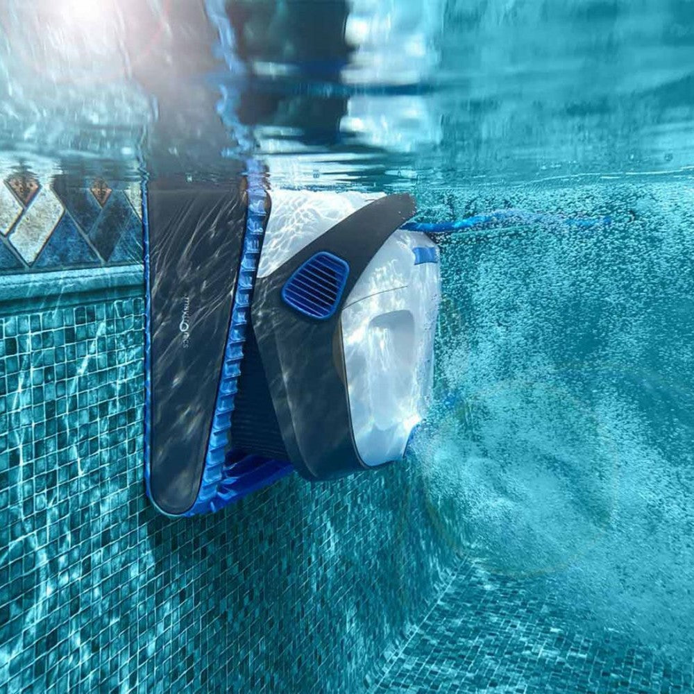Робот за почистване на басейн Dolphin S300 | Maytronics