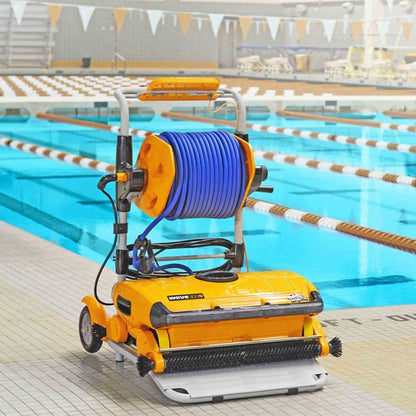 Професионален робот за почистване на басейни Dolphin Wave 300 XL | Maytronics